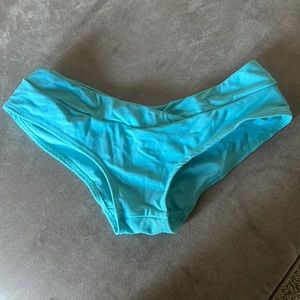 VEKKER V shorts - size small - like new